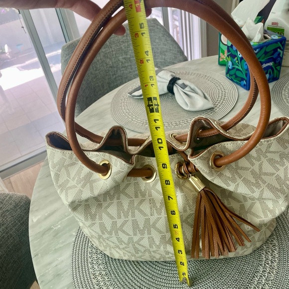 Authentic Michael Kors summer bag - Picture 5 of 6